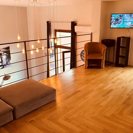 Apartment Elegant 60 M² + Balcony B *