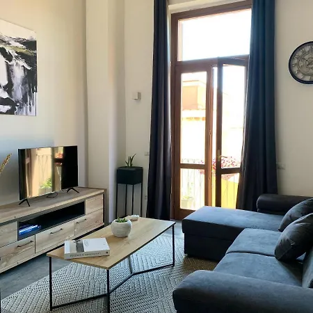 Elegant 60 M² + Balcony B *