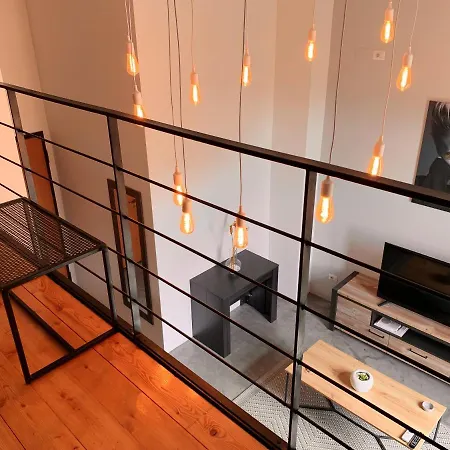 Elegant 60 M² + Balcony B Lejlighed *
