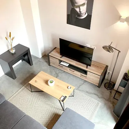 아파트 Elegant 60 M² + Balcony B *