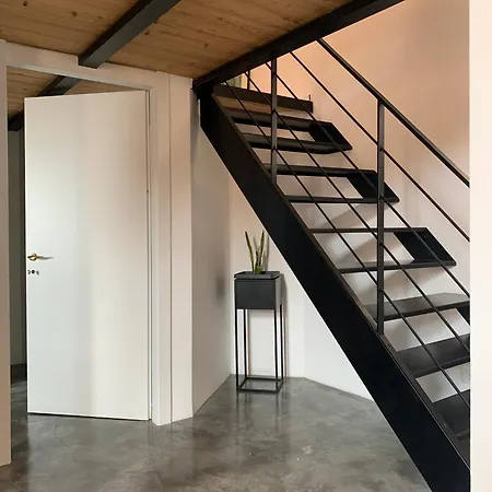 Elegant 60 M² + Balcony B Cagliari