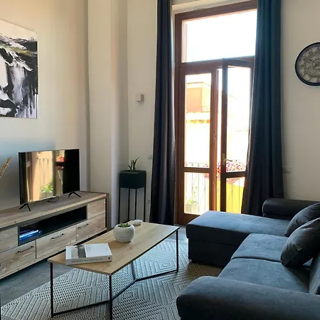 Elegant 60 M² + Balcony B