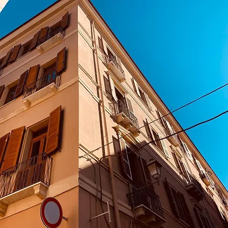 Elegant 60 M² + Balcony B Cagliari