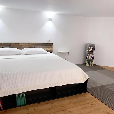 Appartamento Elegant 60 M² + Balcony B *