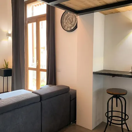 Elegant 60 M² + Balcony B Appartamento