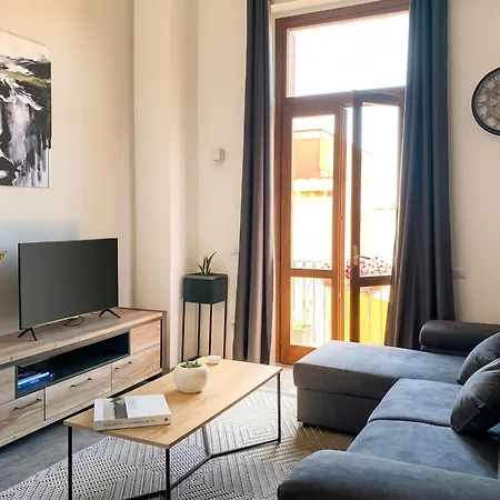 Appartamento Elegant 60 M² + Balcony B *