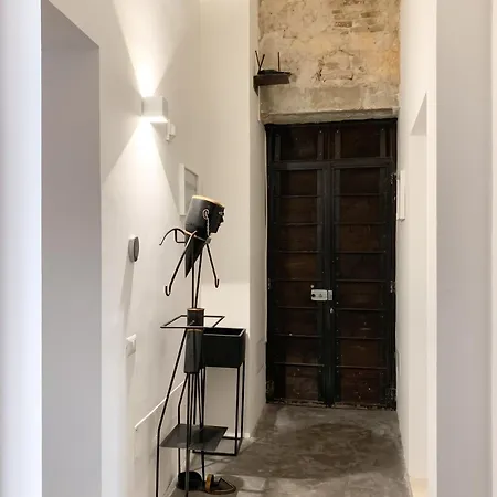 Elegant 60 M² + Balcony B *